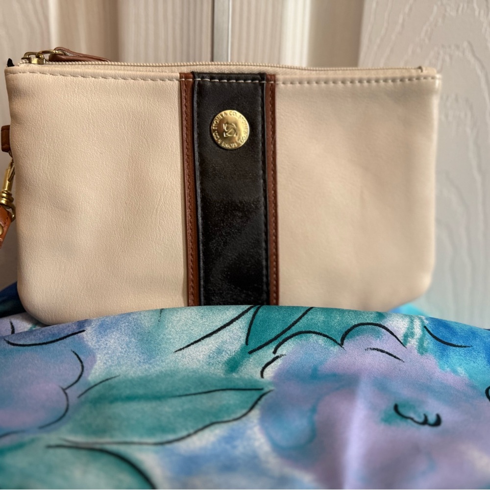 Leather Stone Mountain Wristlet